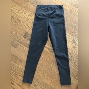Aritzia TNA atmosphere leggings in Medium. Worn once